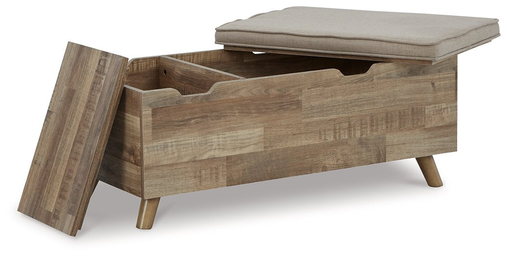 Gerdanet Storage Bench - Pull Up A Couch