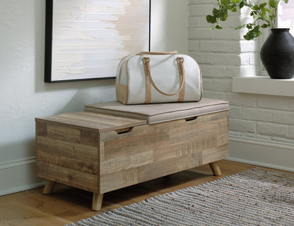 Gerdanet Storage Bench - Pull Up A Couch