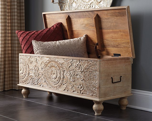 Fossil Ridge Storage Bench - Pull Up A Couch