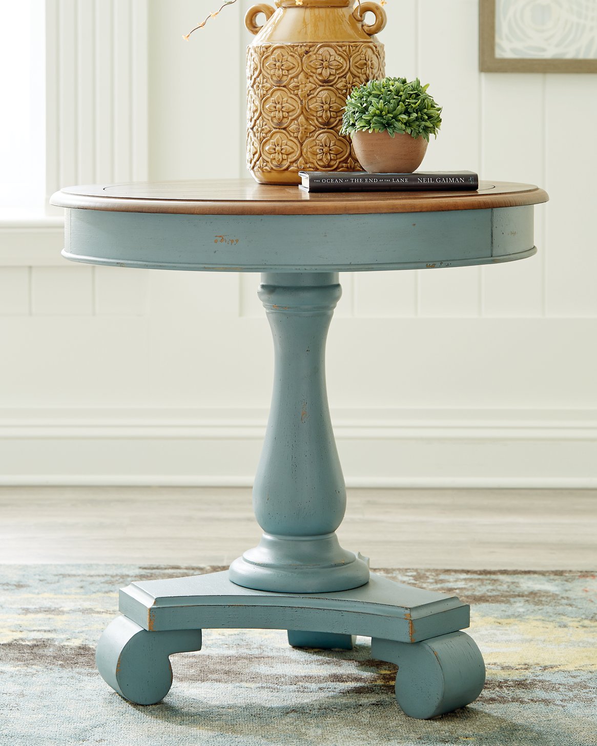 Mirimyn Accent Table - Pull Up A Couch