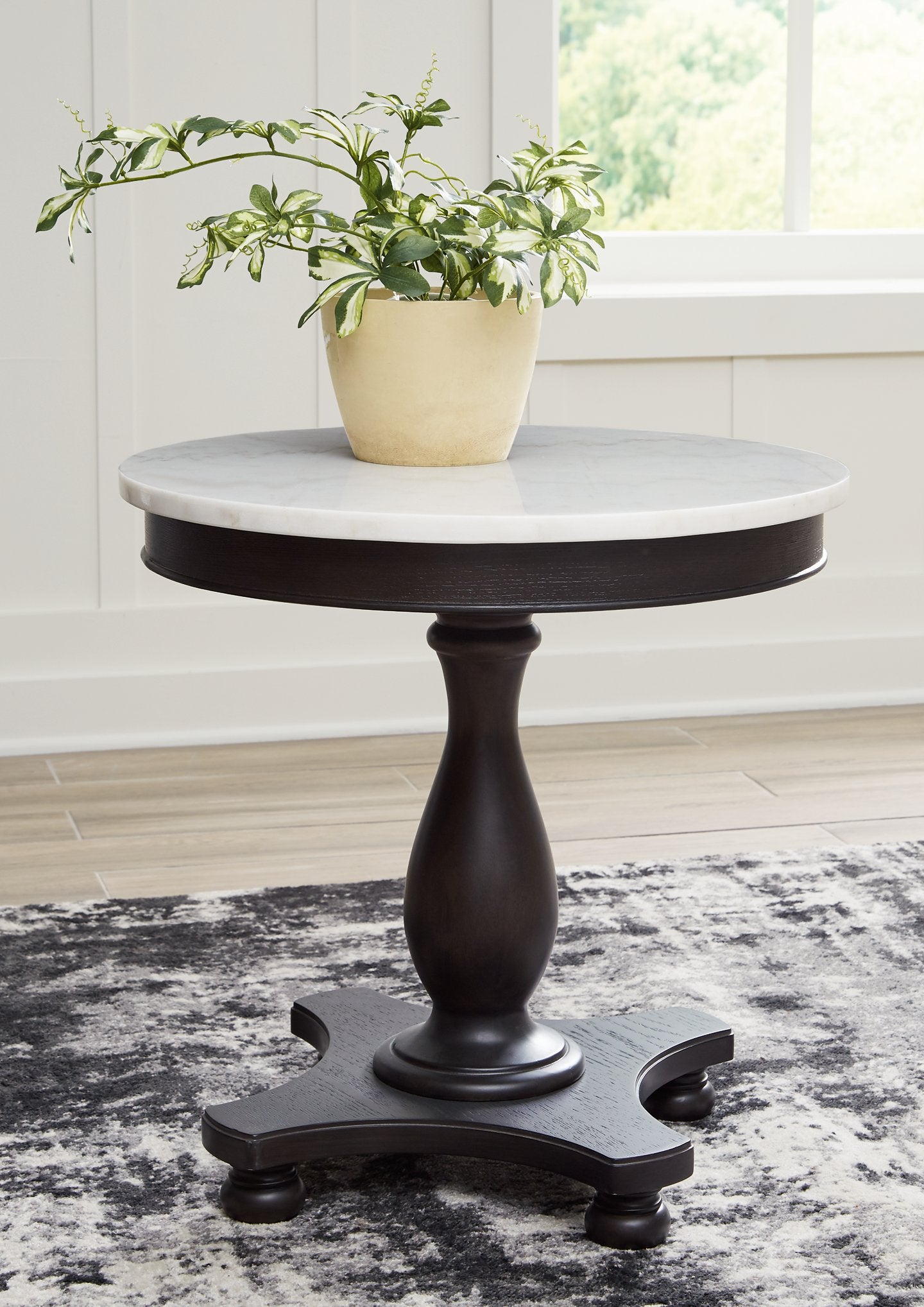 Henridge Accent Table - Pull Up A Couch