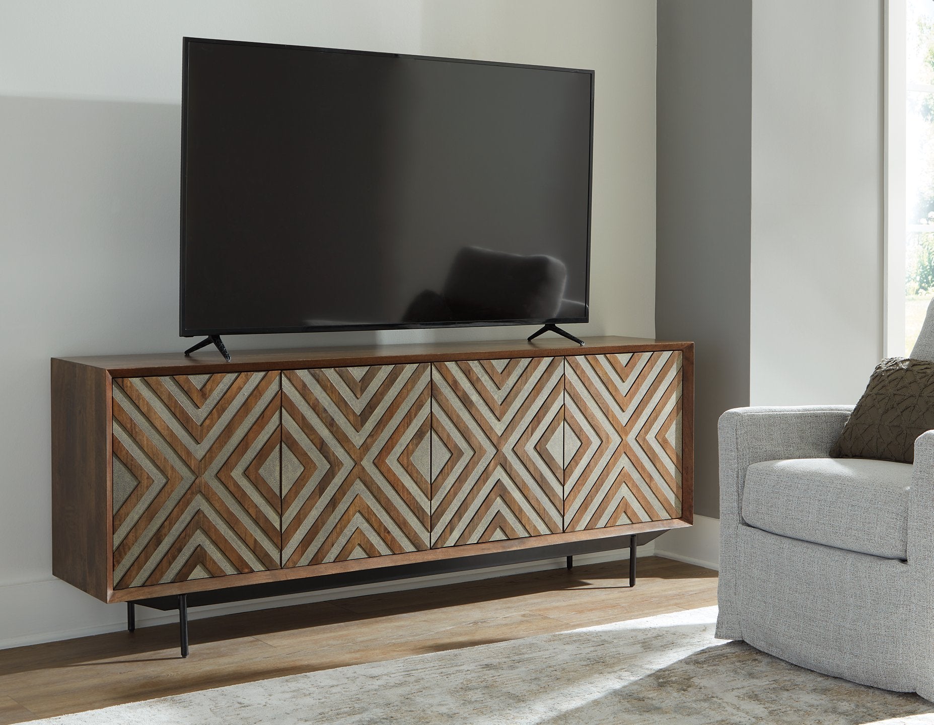 Dreggan Accent Cabinet - Pull Up A Couch