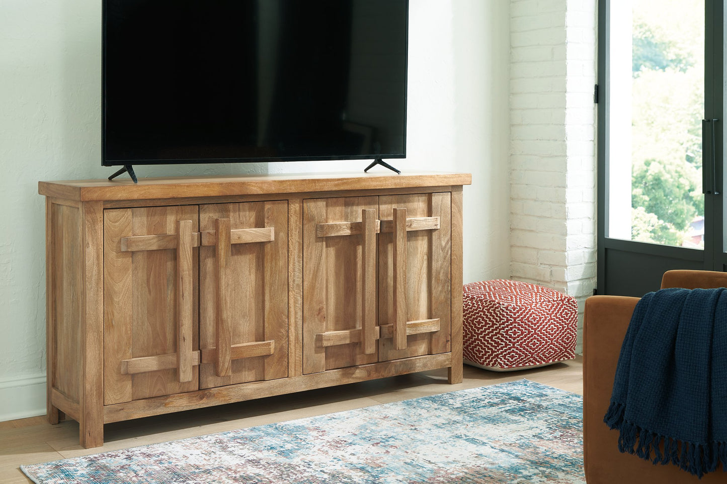 Dresor Accent Cabinet - Pull Up A Couch