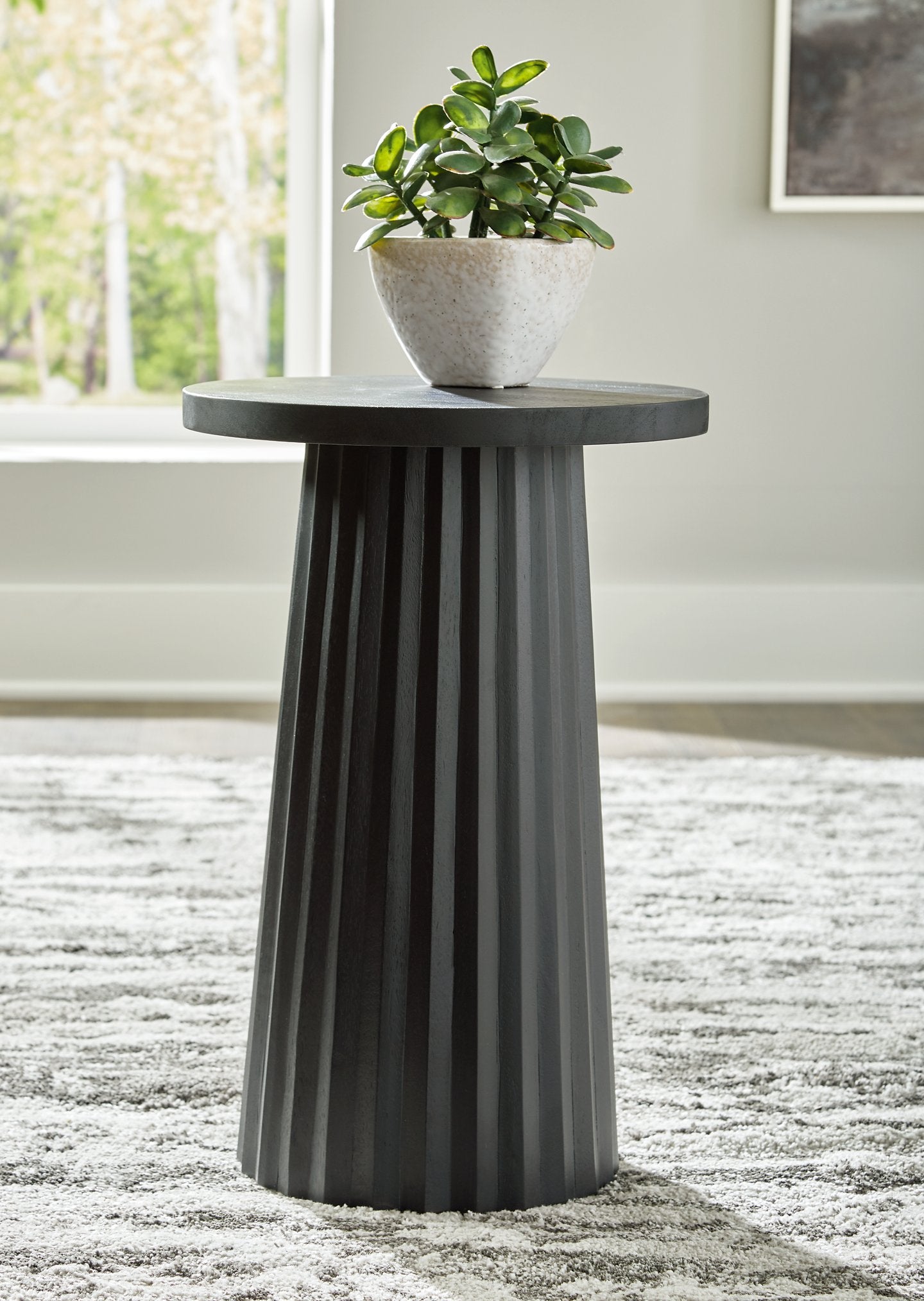 Ceilby Accent Table - Pull Up A Couch