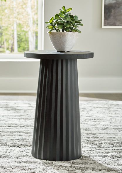 Ceilby Accent Table - Pull Up A Couch