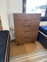 ARTICLE - Nera 5-Drawer Chest (Walnut)