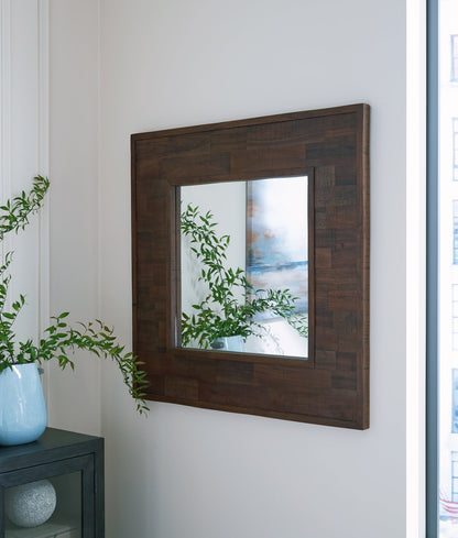 Hensington Accent Mirror - Pull Up A Couch