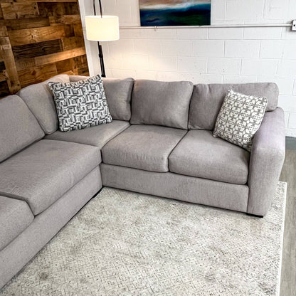 Jonathan Louis 3pc Sectional w/Chaise - Pull Up A Couch