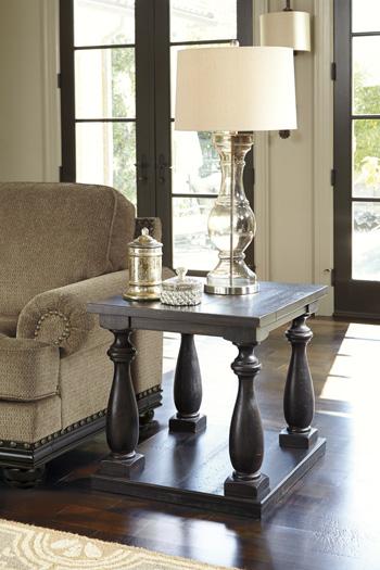 Mallacar End Table Set - Pull Up A Couch