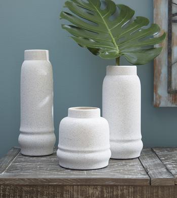 Jayden Vase (Set of 3) - Pull Up A Couch