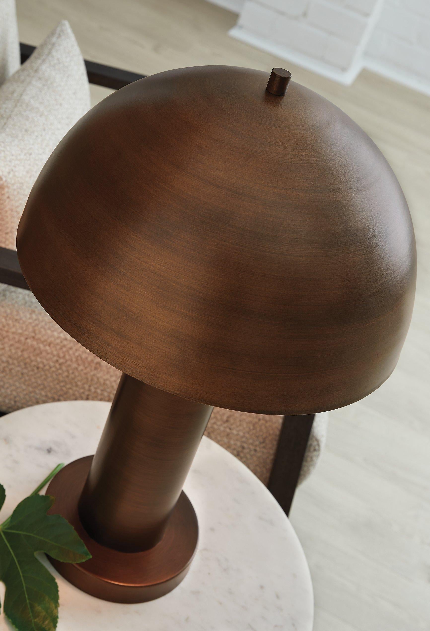 Ashley Furniture Wendfield Table Lamp - Thumbnail 4