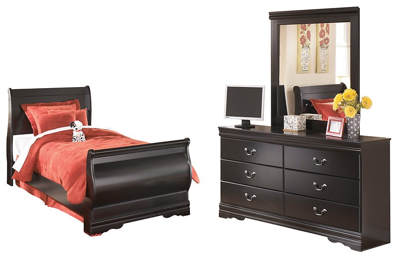 Huey Vineyard Bedroom Set - Pull Up A Couch