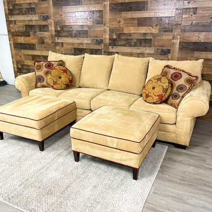 Bassett Cameron 2pc Sectional Sofa w/4 Ottomans - Pull Up A Couch