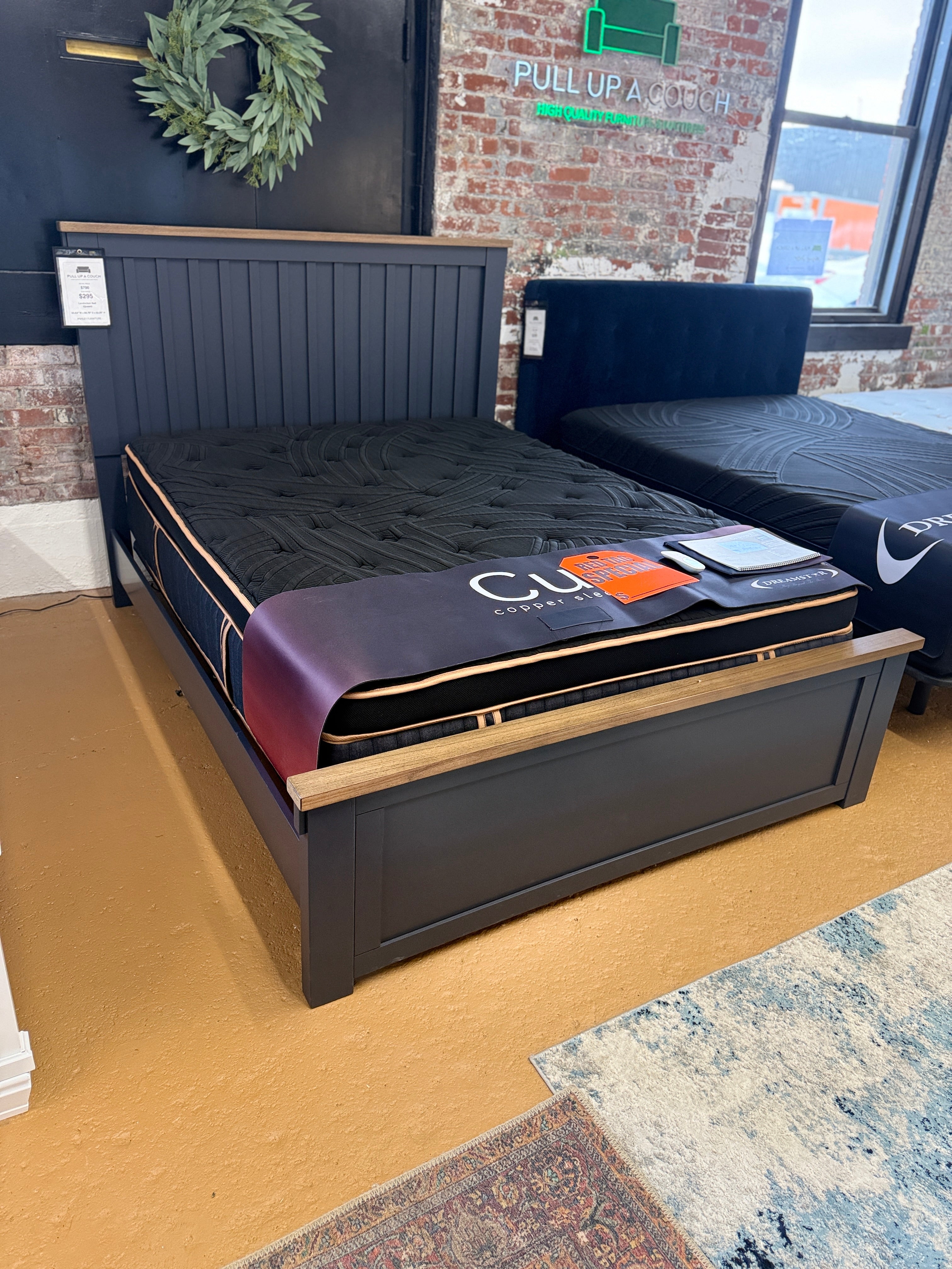 Landocken Queen Bed (CLEARANCE)