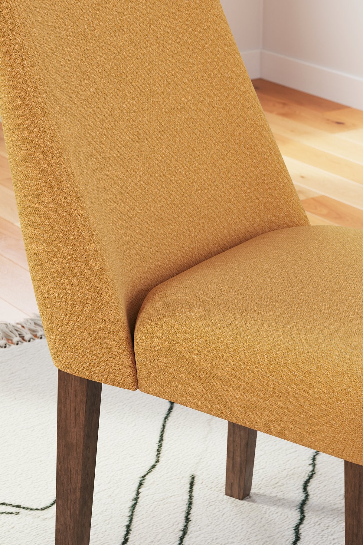 Lyncott Dining Chair - Pull Up A Couch