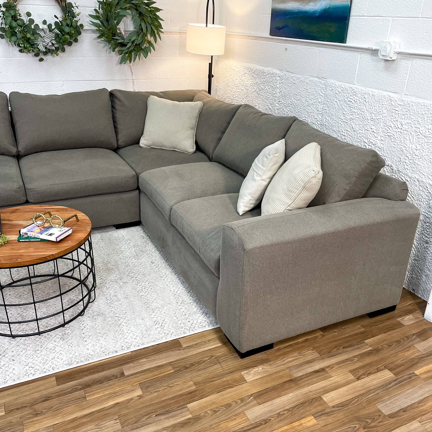 Huge 3pc Sectional w/Chaise - Pull Up A Couch