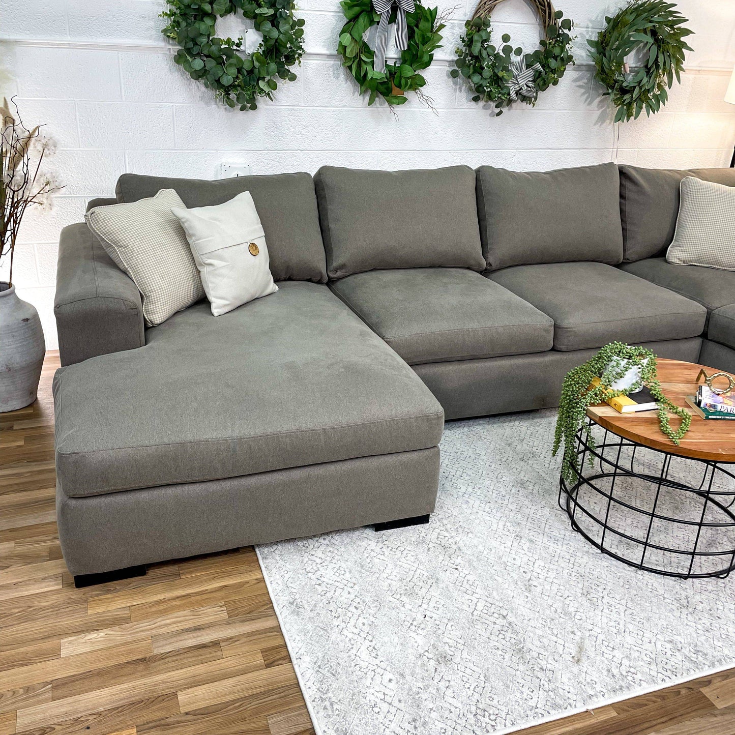 Huge 3pc Sectional w/Chaise - Pull Up A Couch