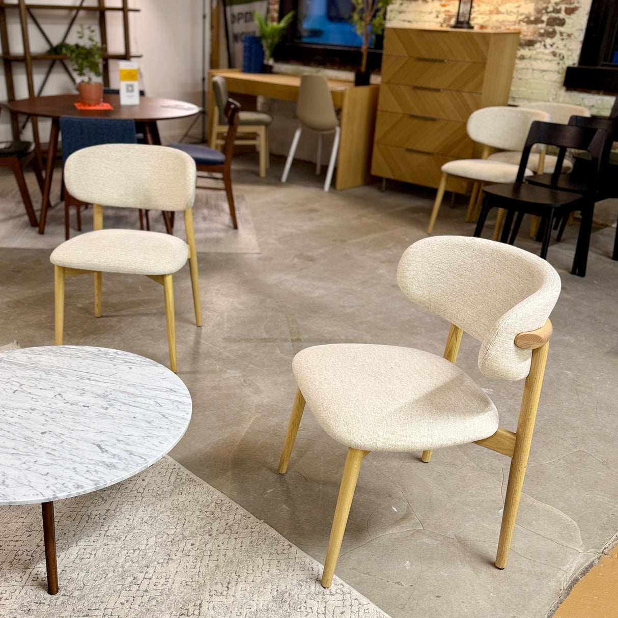 MCM 21.5" Dining Chair (White Oak/Camelia Ivory) - Pull Up A Couch