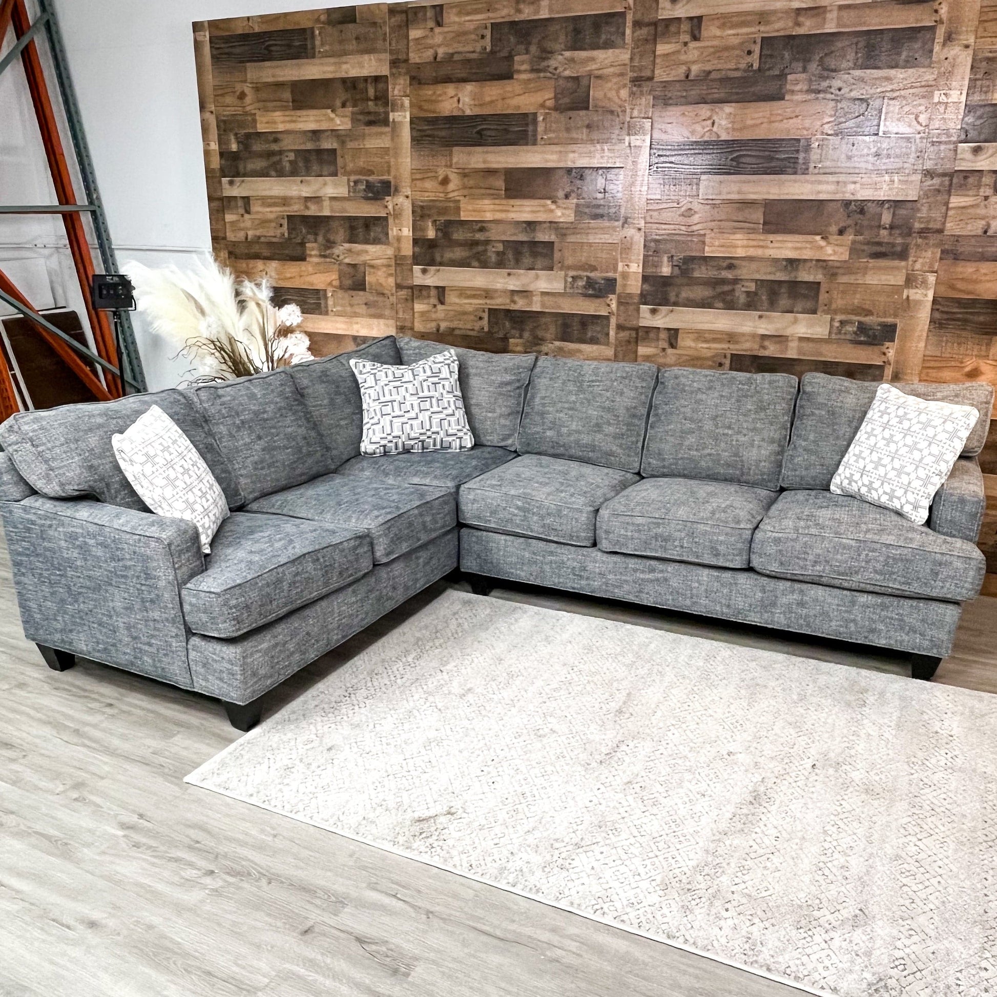 Craftmaster 2pc Sectional - Pull Up A Couch