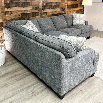 Craftmaster 2pc Sectional - Pull Up A Couch