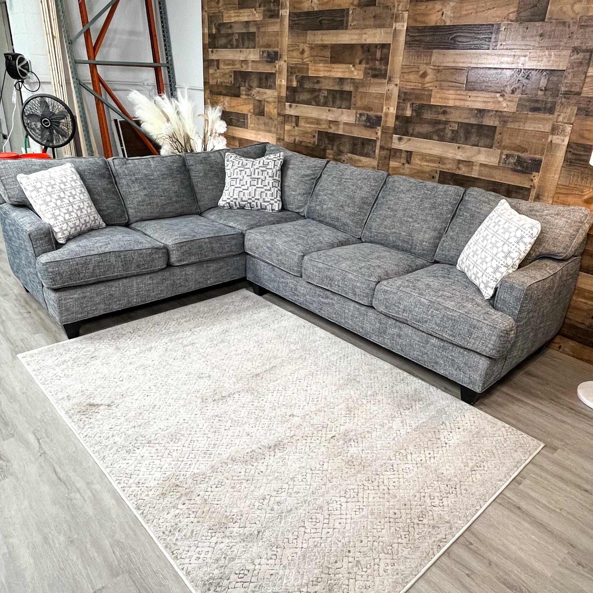 Craftmaster 2pc Sectional - Pull Up A Couch