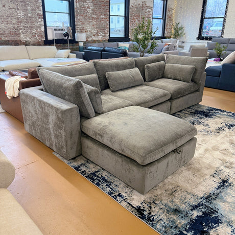 Serenity Cloud Sectional w/Storage Ottoman (5pc)