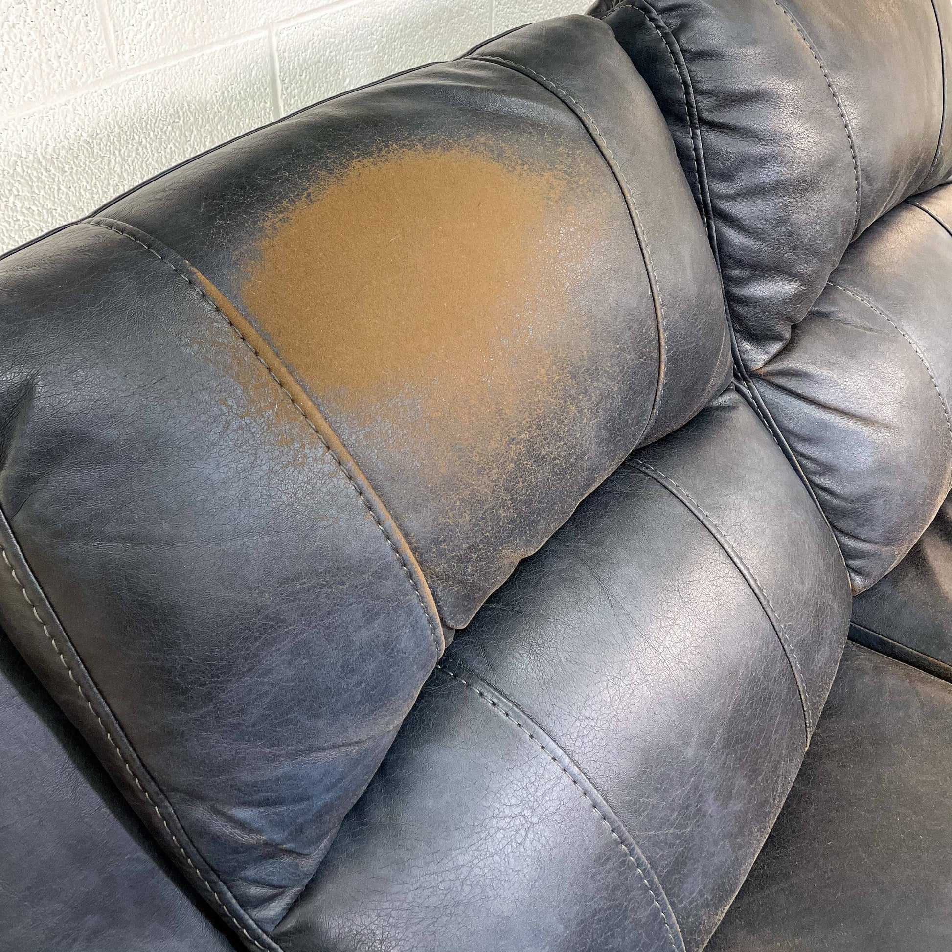 Leather Loveseat w/ Power Recliners & Headrests - Pull Up A Couch