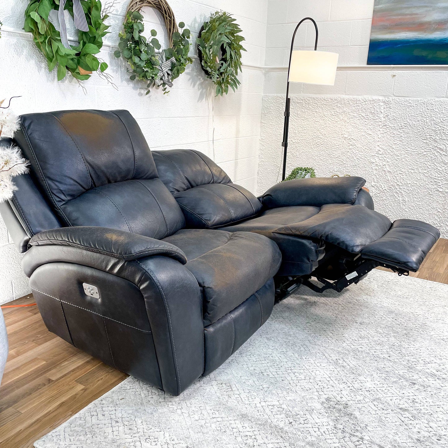 Leather Loveseat w/ Power Recliners & Headrests - Pull Up A Couch