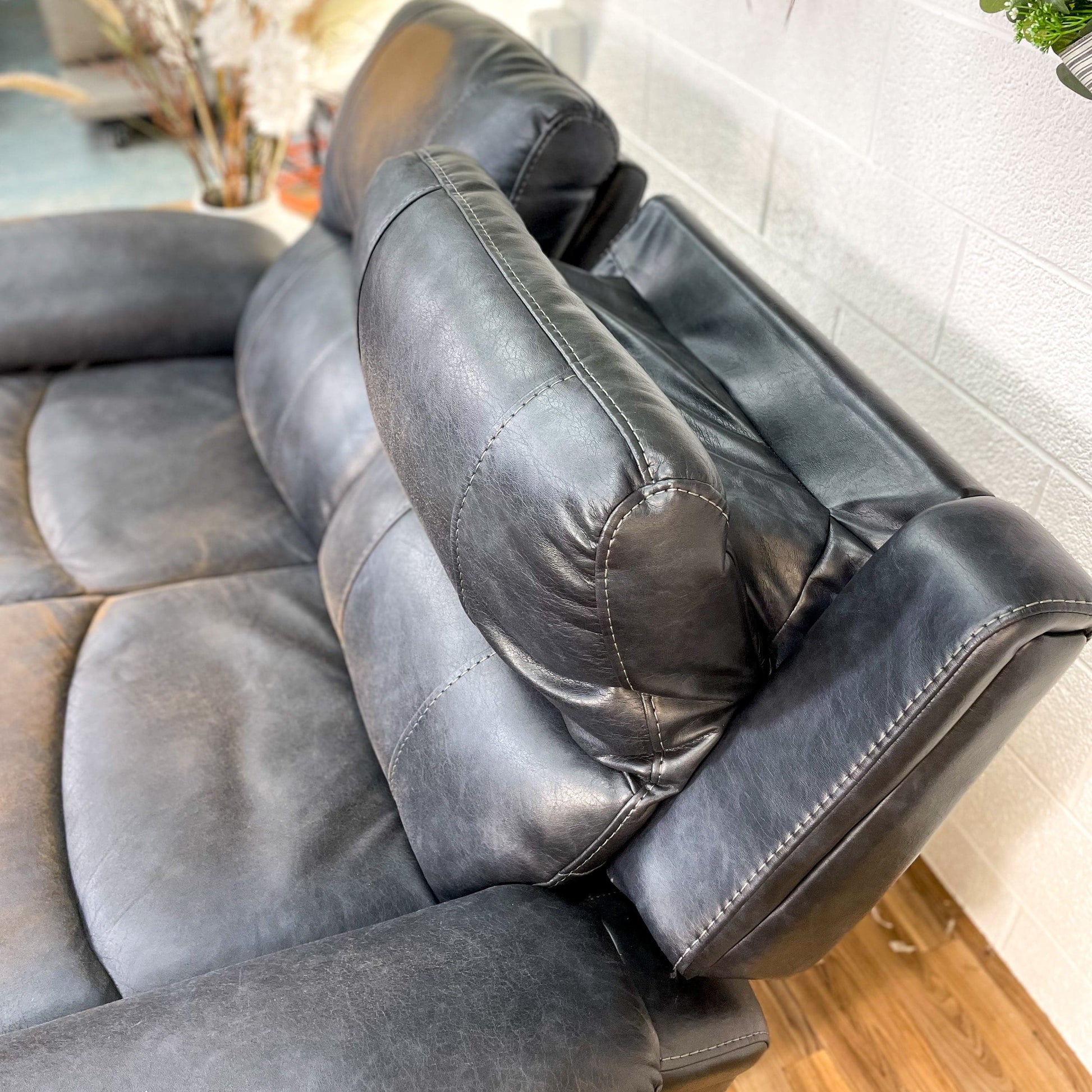 Leather Loveseat w/ Power Recliners & Headrests - Pull Up A Couch