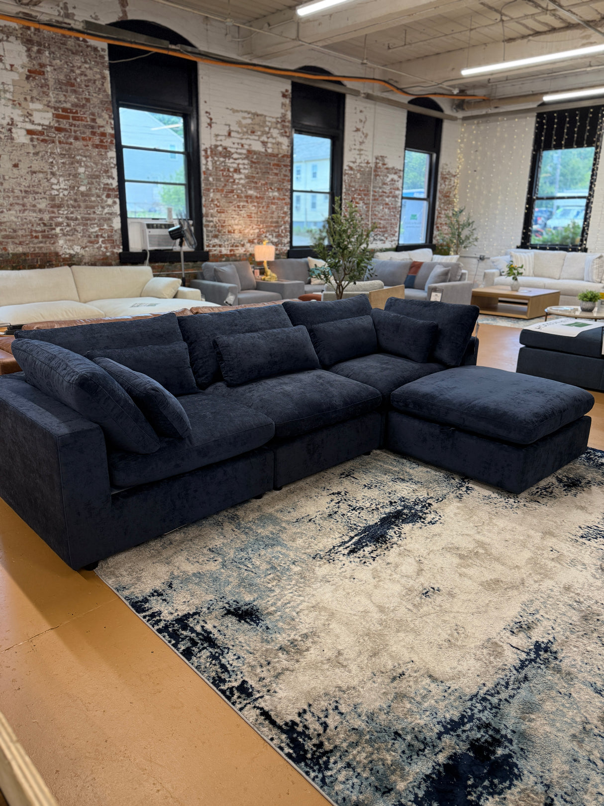Serenity Cloud 4pc Sectional w/Storage Ottoman