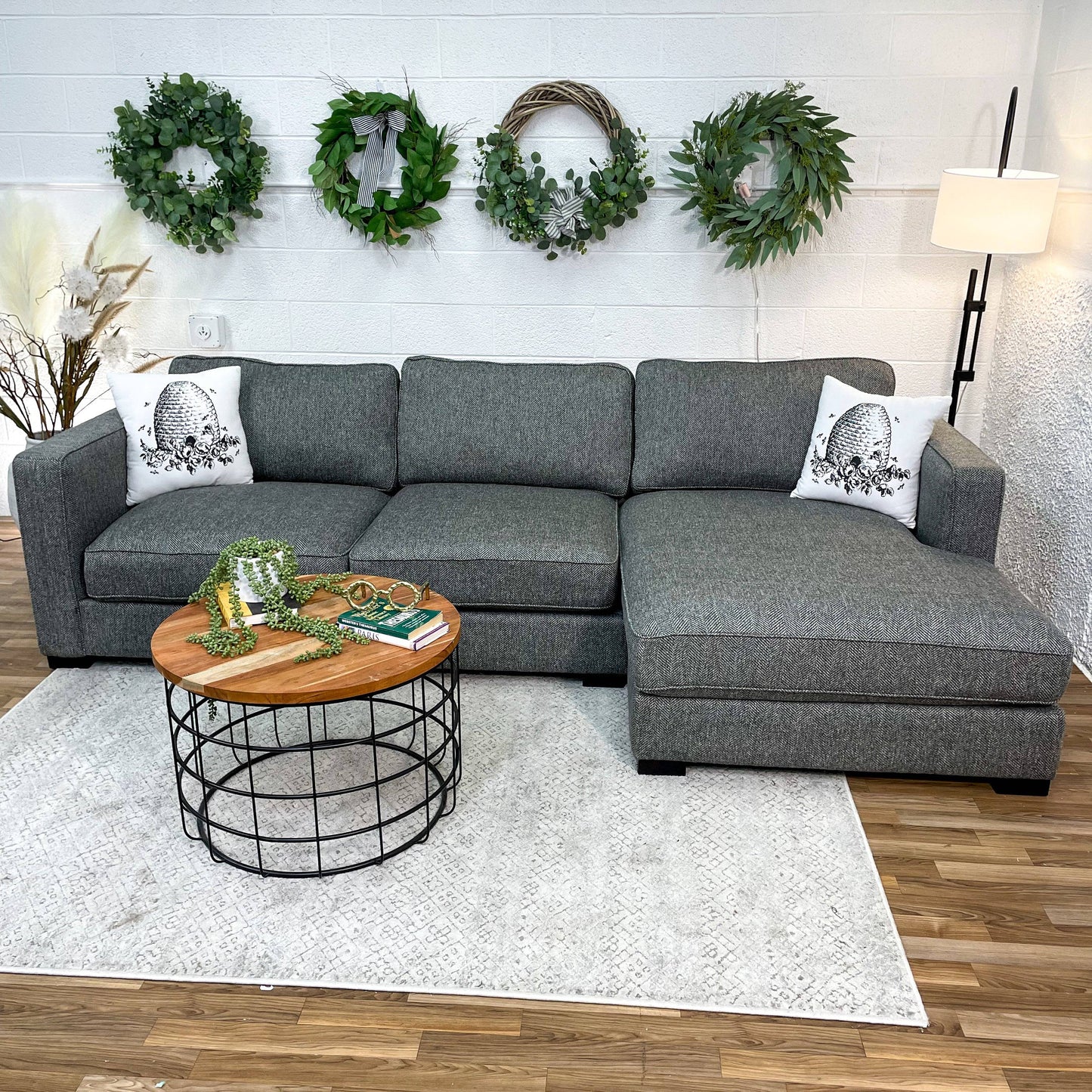 MaxHome 2pc Sectional with Chaise - Pull Up A Couch