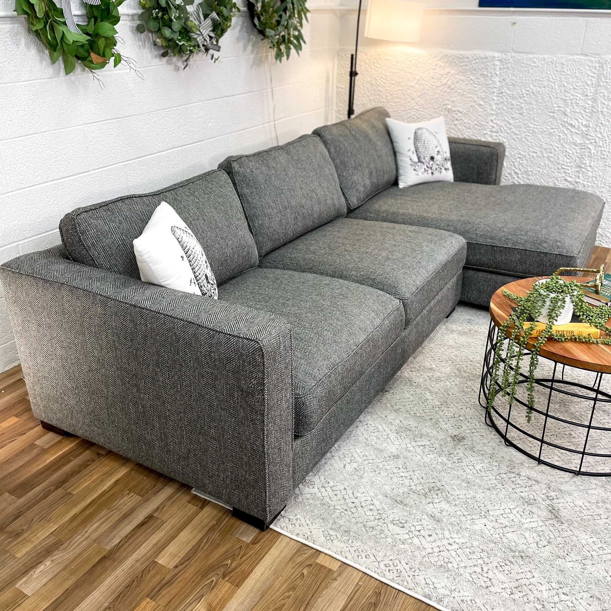 MaxHome 2pc Sectional with Chaise - Pull Up A Couch