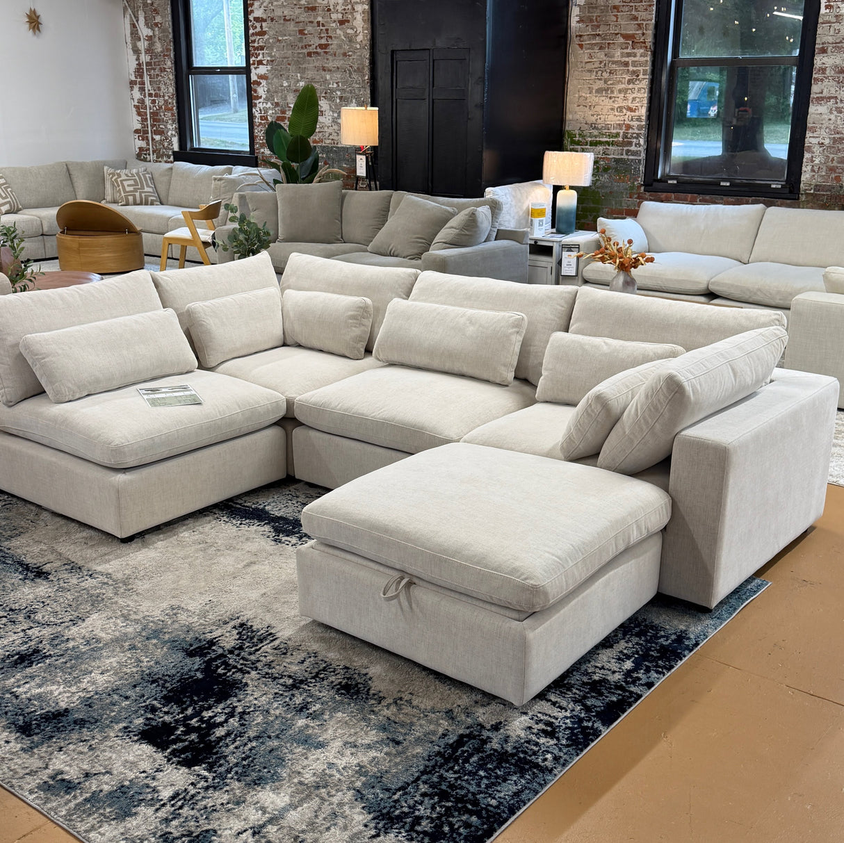 Serenity Cloud Sectional w/Storage Ottoman (5pc)