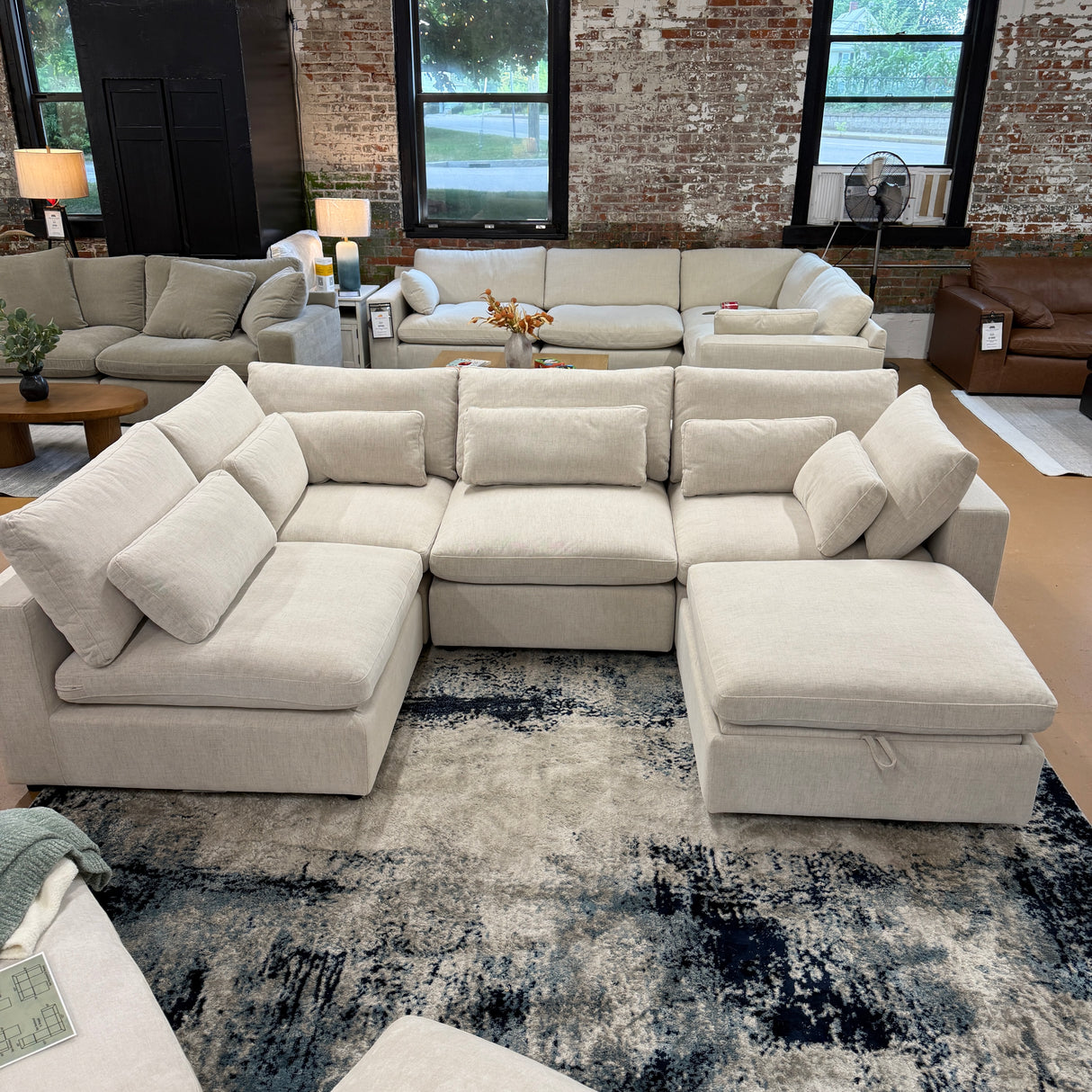 Serenity Cloud Sectional w/Storage Ottoman (5pc)