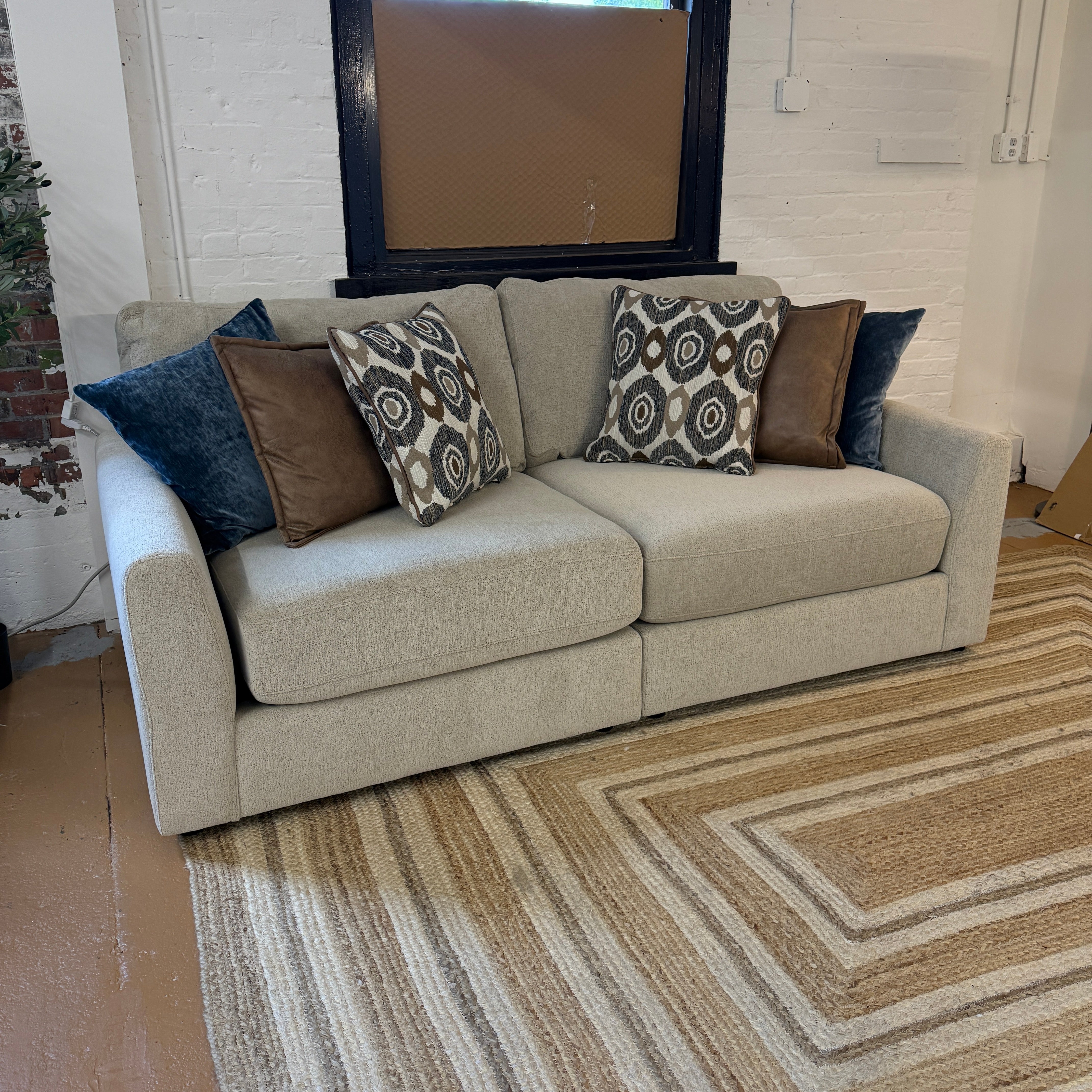 Sequoia Sectional Sofa (2pc)