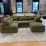 Serenity Cloud Sectional w/Storage Ottoman (5pc)