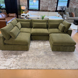 Serenity Cloud Sectional w/Storage Ottoman (5pc)