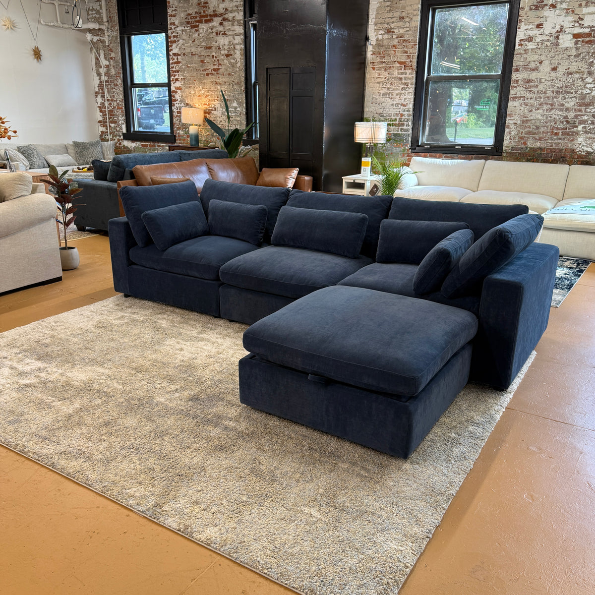Serenity Cloud Sectional w/Storage Ottoman (4pc)