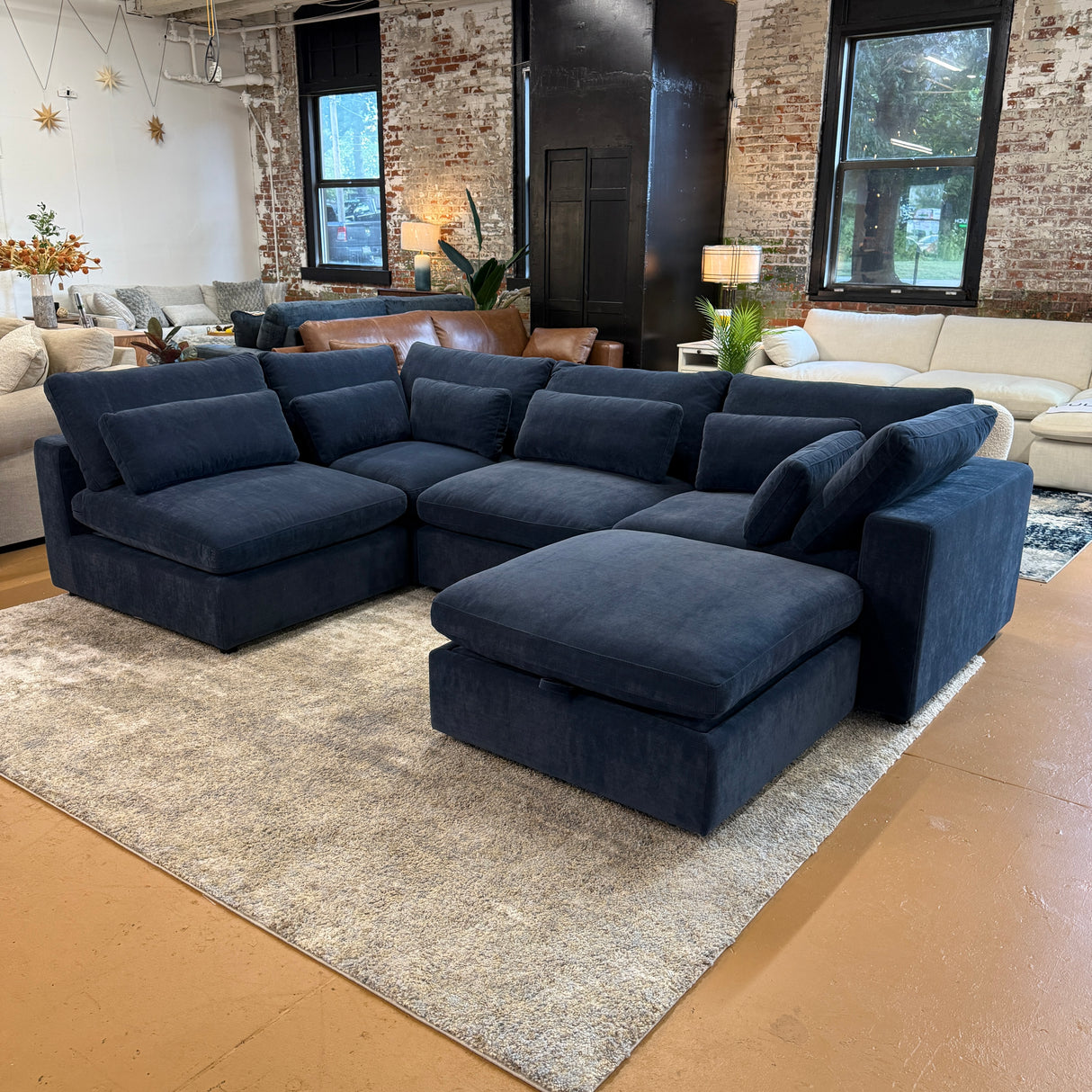 Serenity Cloud Sectional w/Storage Ottoman (5pc)