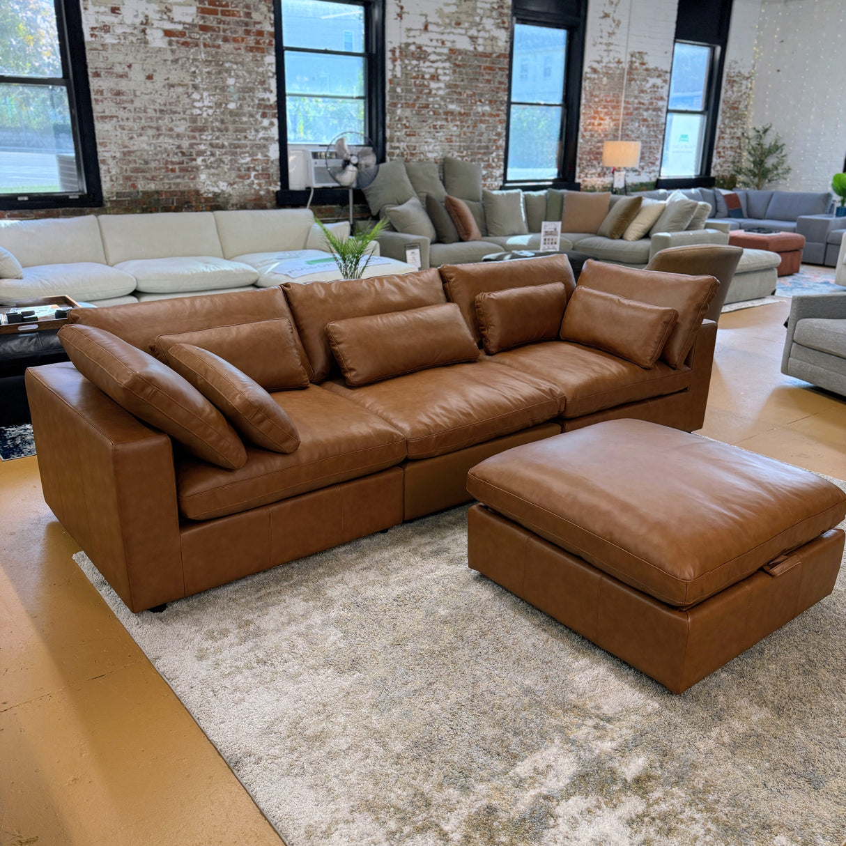 Serenity Reserve Sectional w/ Ottoman (4pc)