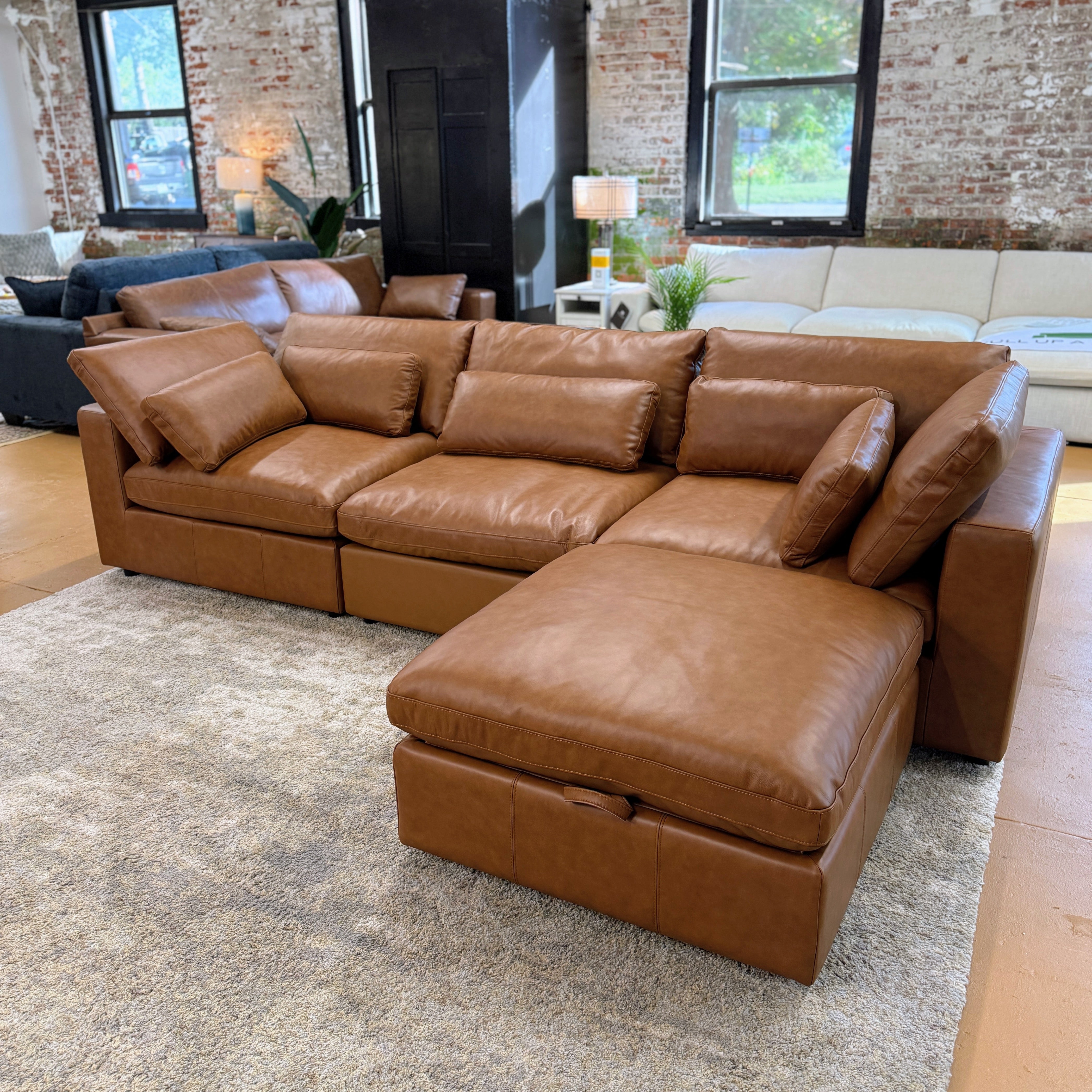 Serenity Reserve Sectional w/ Ottoman (4pc)