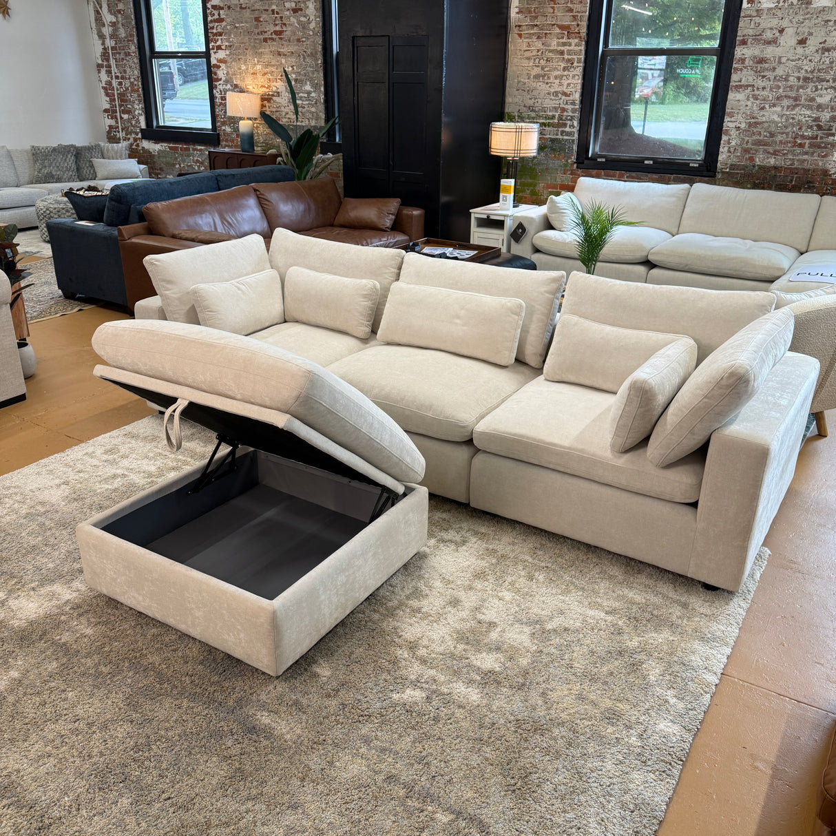 Serenity Cloud Sectional w/Storage Ottoman (4pc)