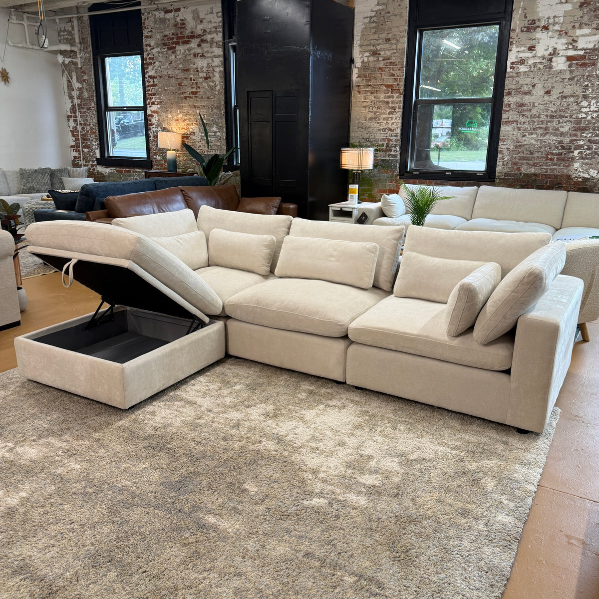 Serenity Cloud Sectional w/Storage Ottoman (4pc)