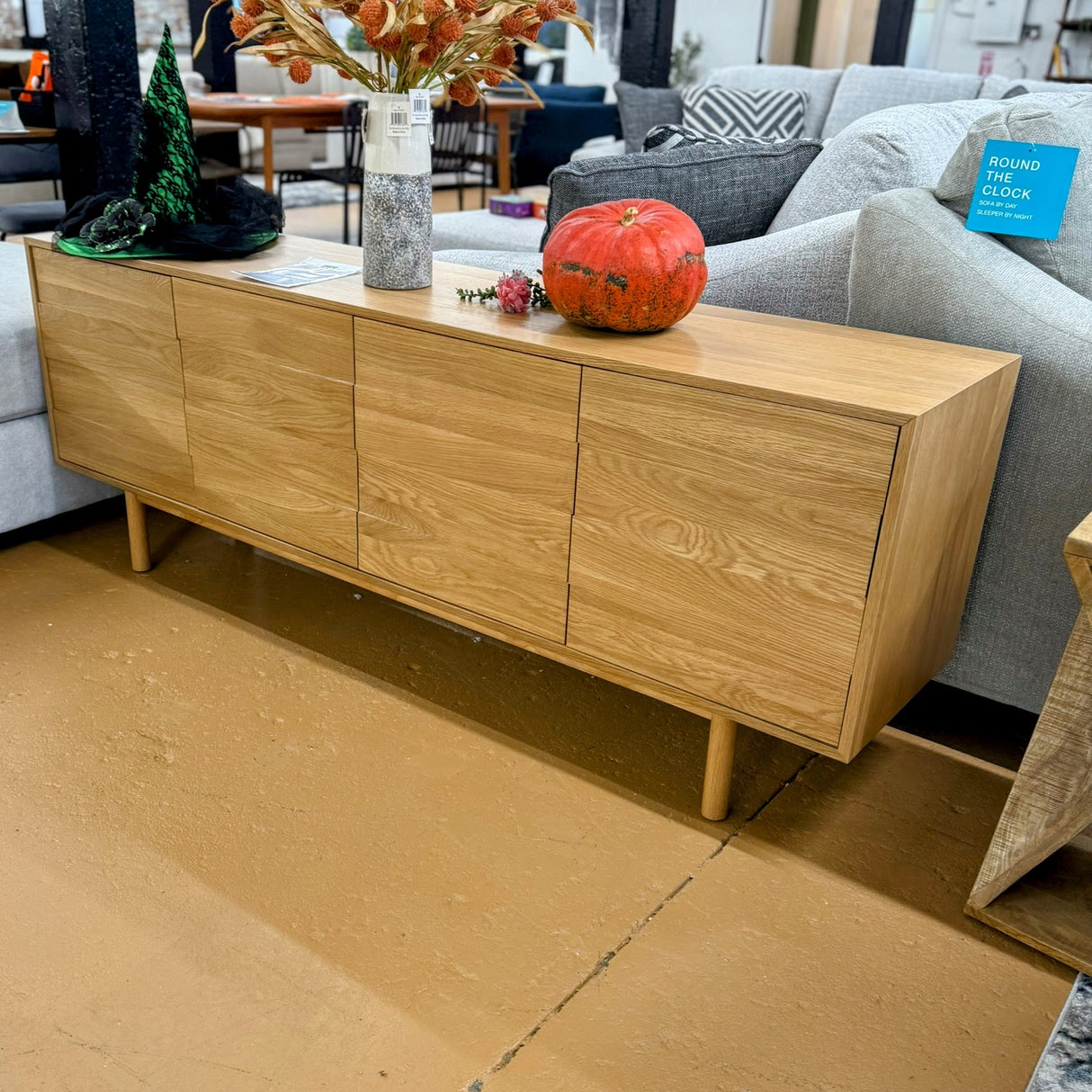 ARTICLE - Merto Media Unit (Oak)