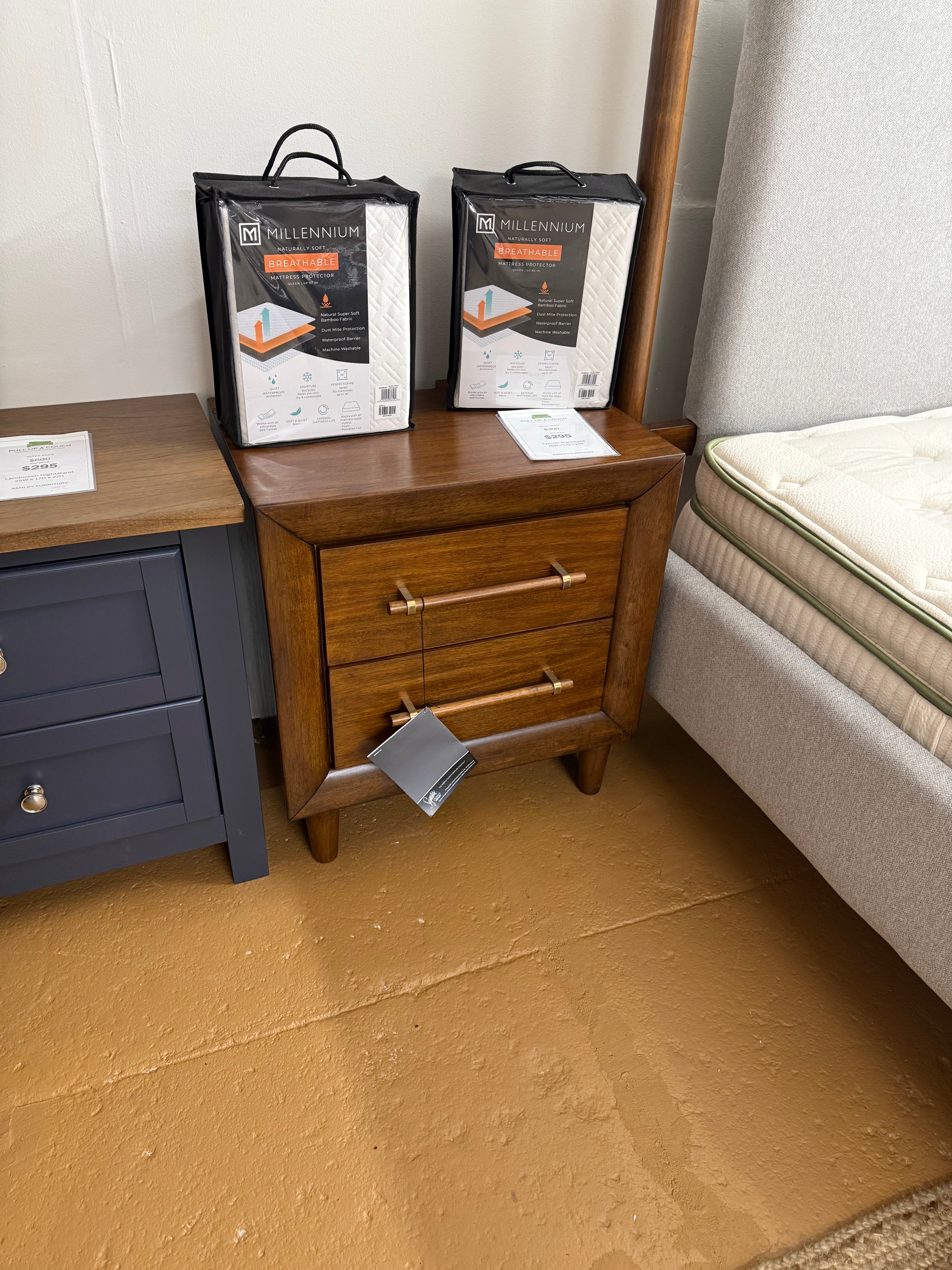 Lyncott 2-Drawer Nightstand (CLEARANCE)