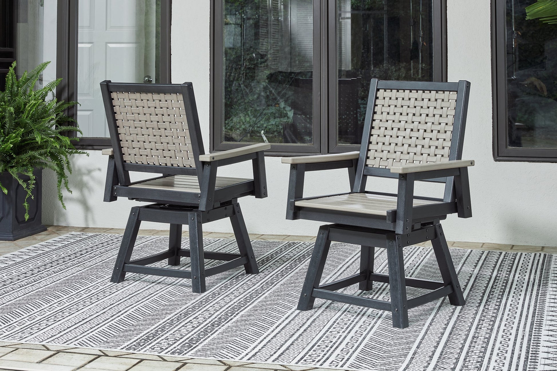 Mount Valley Outdoor Dining Set - Pull Up A Couch