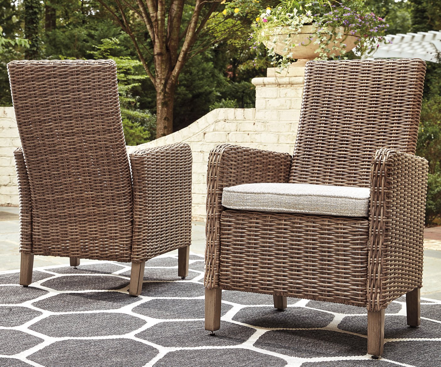 Beachcroft Outdoor Dining Set - Pull Up A Couch