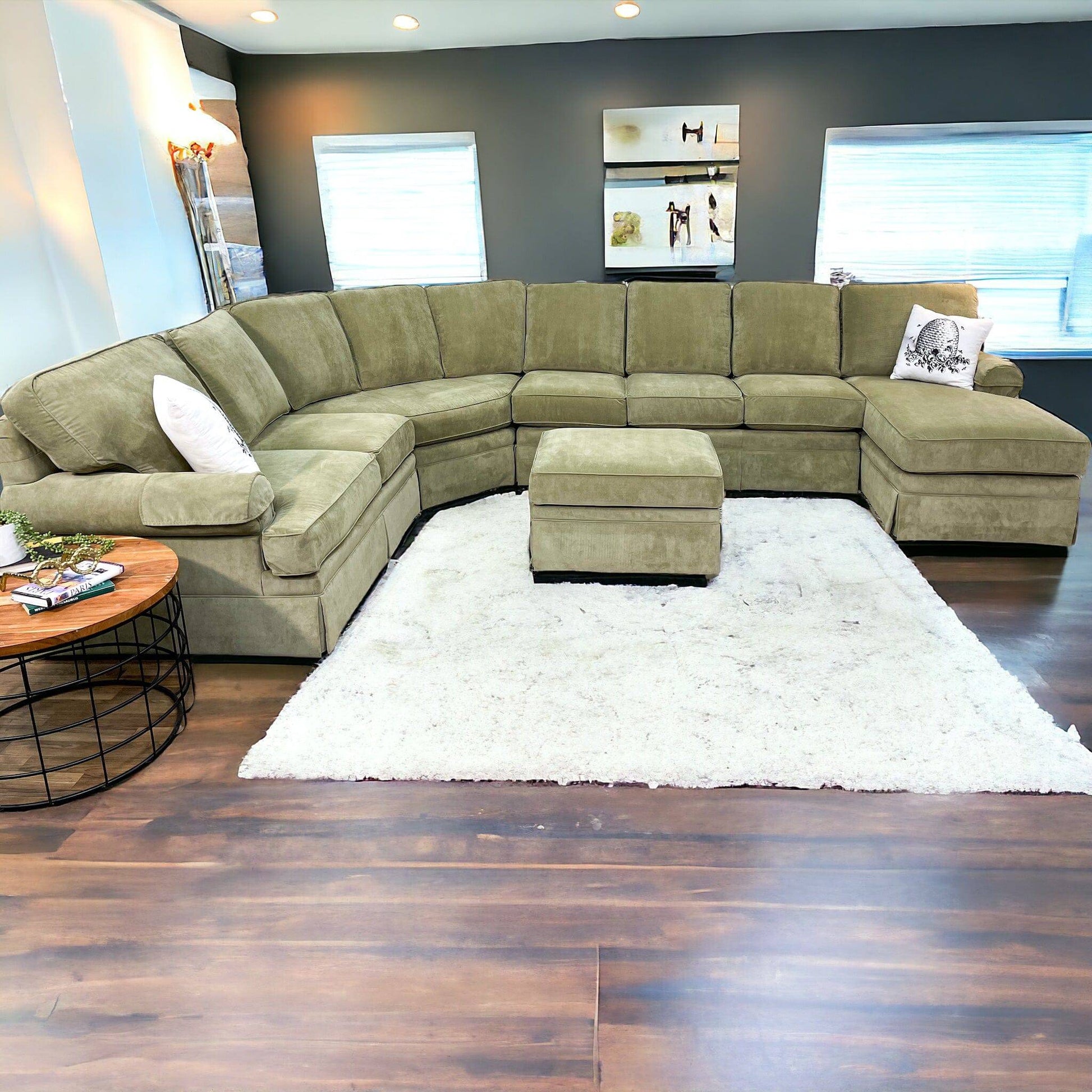 Smith Brothers 4pc Sectional w/Chaise and Ottoman - Pull Up A Couch