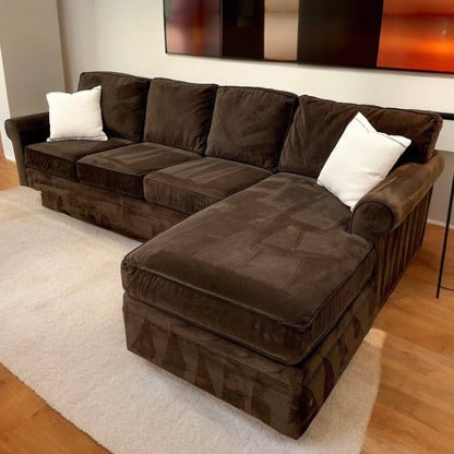 Rowe 2pc Sectional w/Chaise - Pull Up A Couch