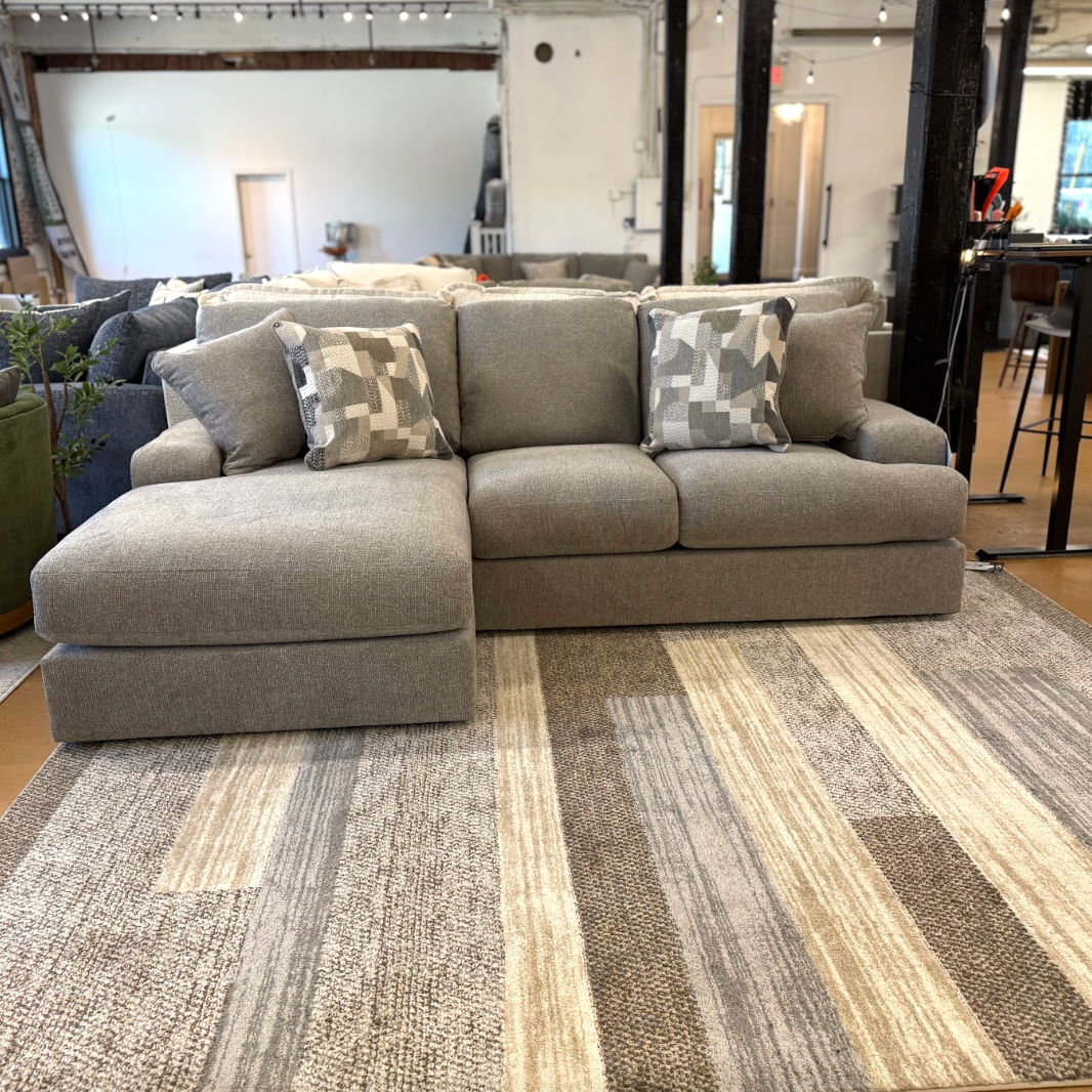 Beckett 2pc Sectional w/ Chaise